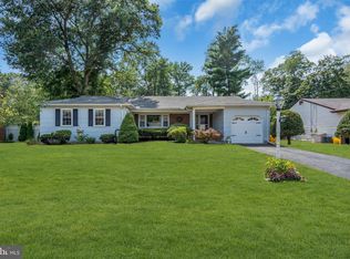 14 Chester Ave, Hamilton, NJ 08619