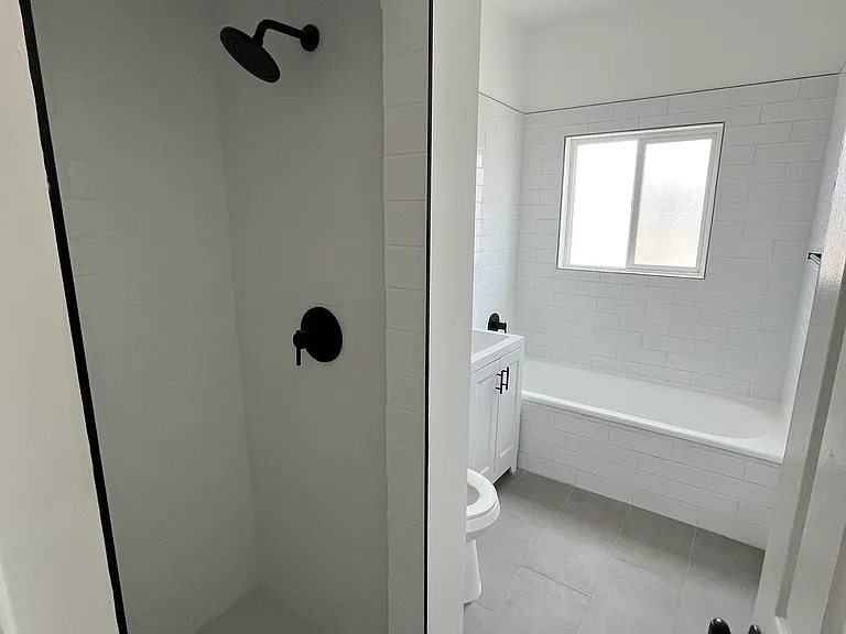 1044 N Townsend Ave #1046-1/2 — Photo 9