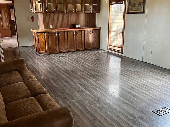 3rd image of 1936 Highland Dr