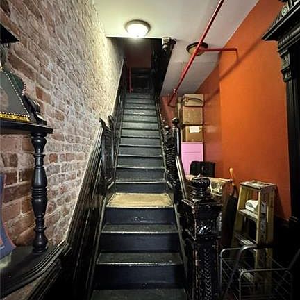 4th image of 613 Jefferson Ave