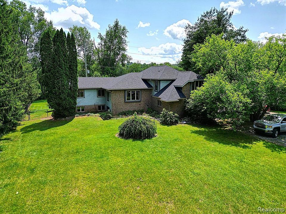 4889 W M 36, Pinckney, MI 48169 MLS 20230061220 Zillow