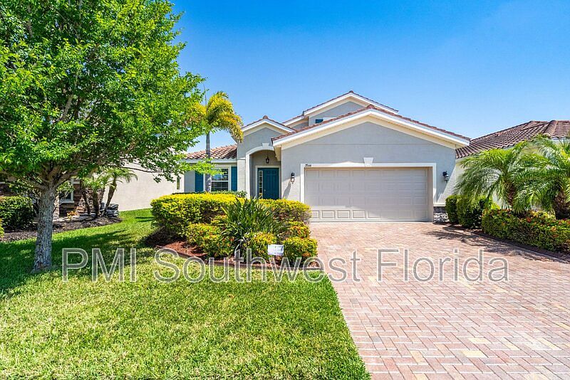 1st image of 2844 Esmeralda Dr
