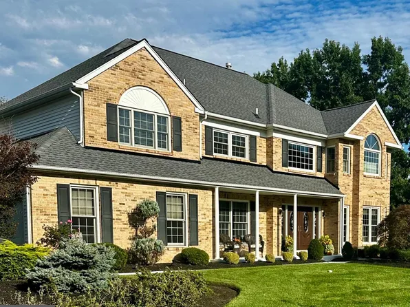 1075 Carriage Ln, Blue Bell, PA 19422