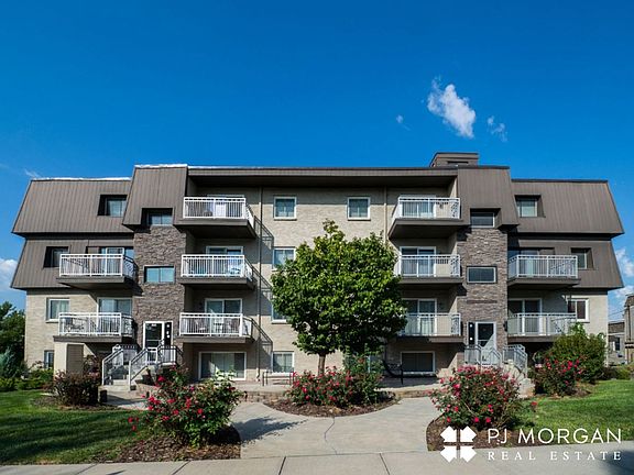 2nd image of 810 N 107th Ave APT 305