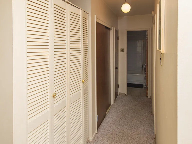 611 Jefferson Ave — Photo 5