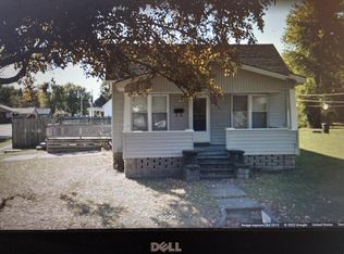 302 W Patterson St, Roodhouse, IL 62082