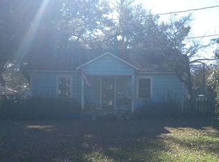 210 E Brown St, Southport, NC 28461