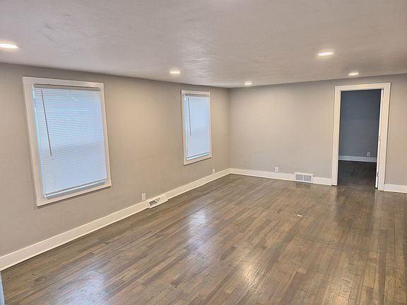 5th image of 603 Orchard St