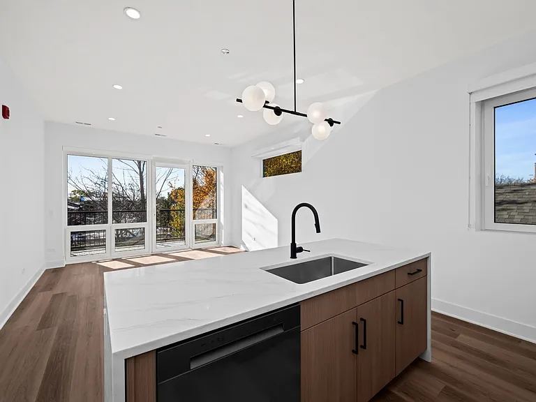 1435-40 W Fillmore St #510 — Photo 14