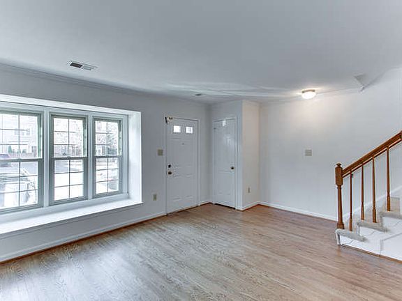 4th image of 2510 Fairfax Dr #B
