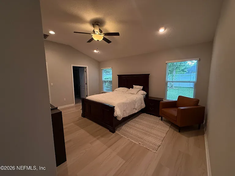 686 Glendale Ln — Photo 17