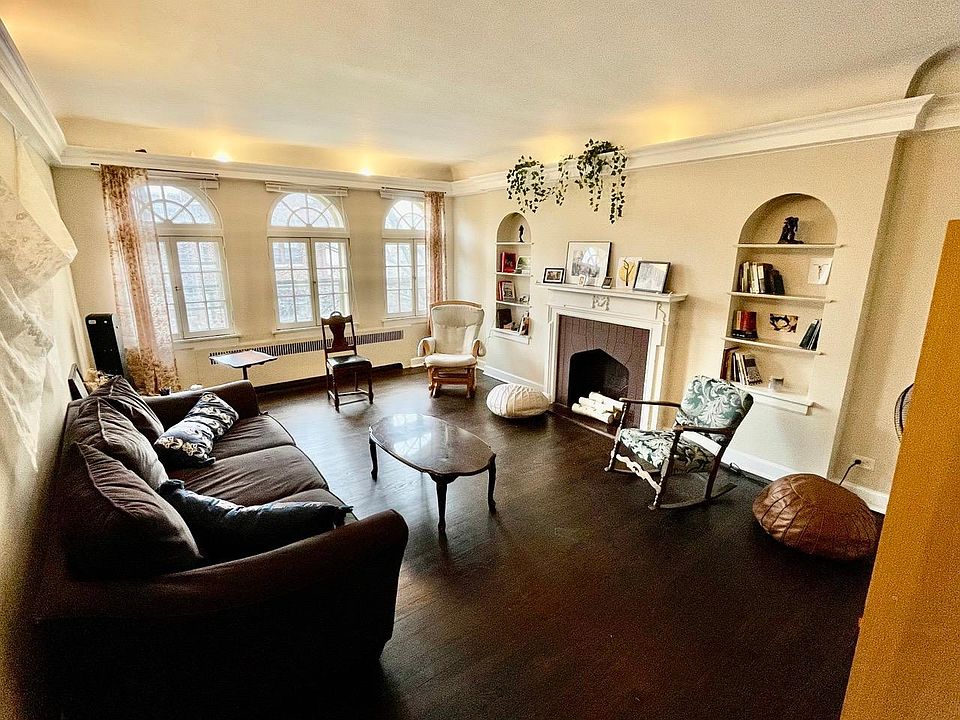 1st image of 2619 W Glenlake Ave Unit 3C