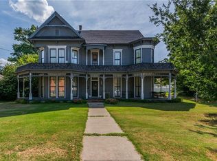 206 Center St, Whitesboro, TX 76273