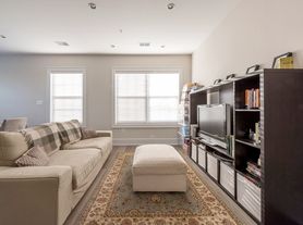 16 17th St NE, Washington, DC