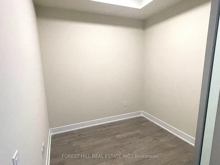 30 Roehampton Ave #2410 — Photo 9