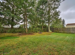 13 Ridgeway Ln, Little Egg Harbor, NJ 08087