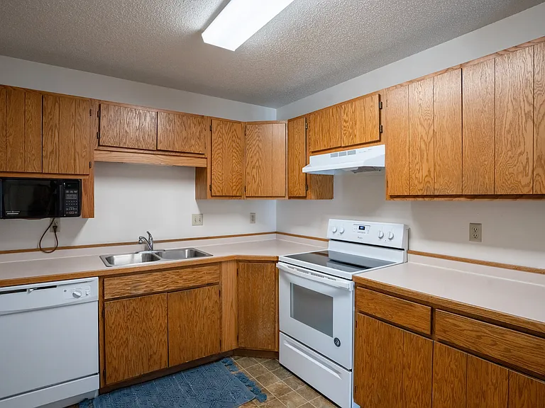 Fargo, ND Westview Towers Apartments | Kitchen