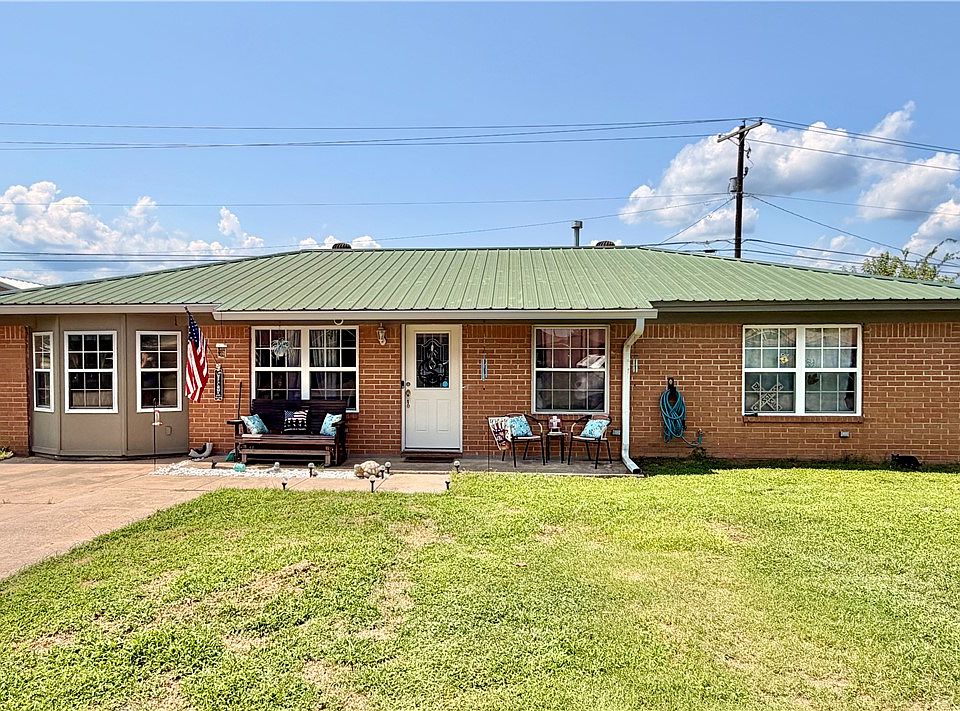 1st image of 132 Yelco Dr