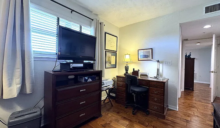 1 John Anderson Dr #405 — Photo 25
