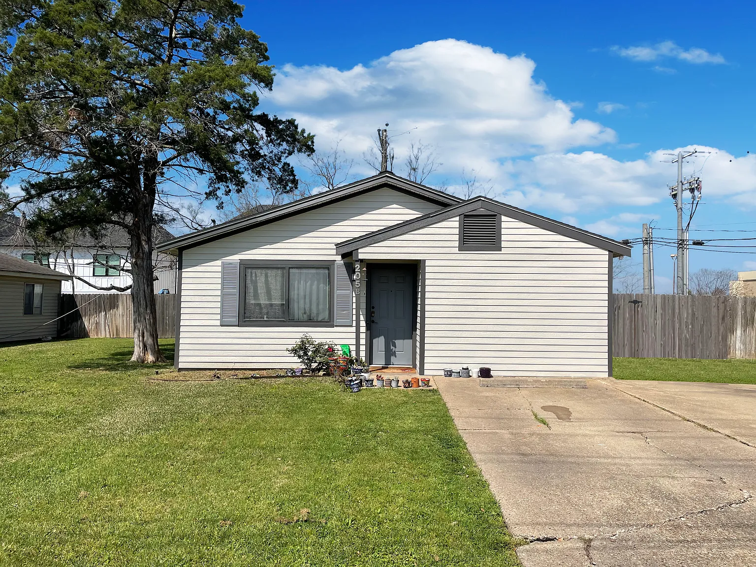 3 bed, 944 sqft, $1,400 — Photo 2