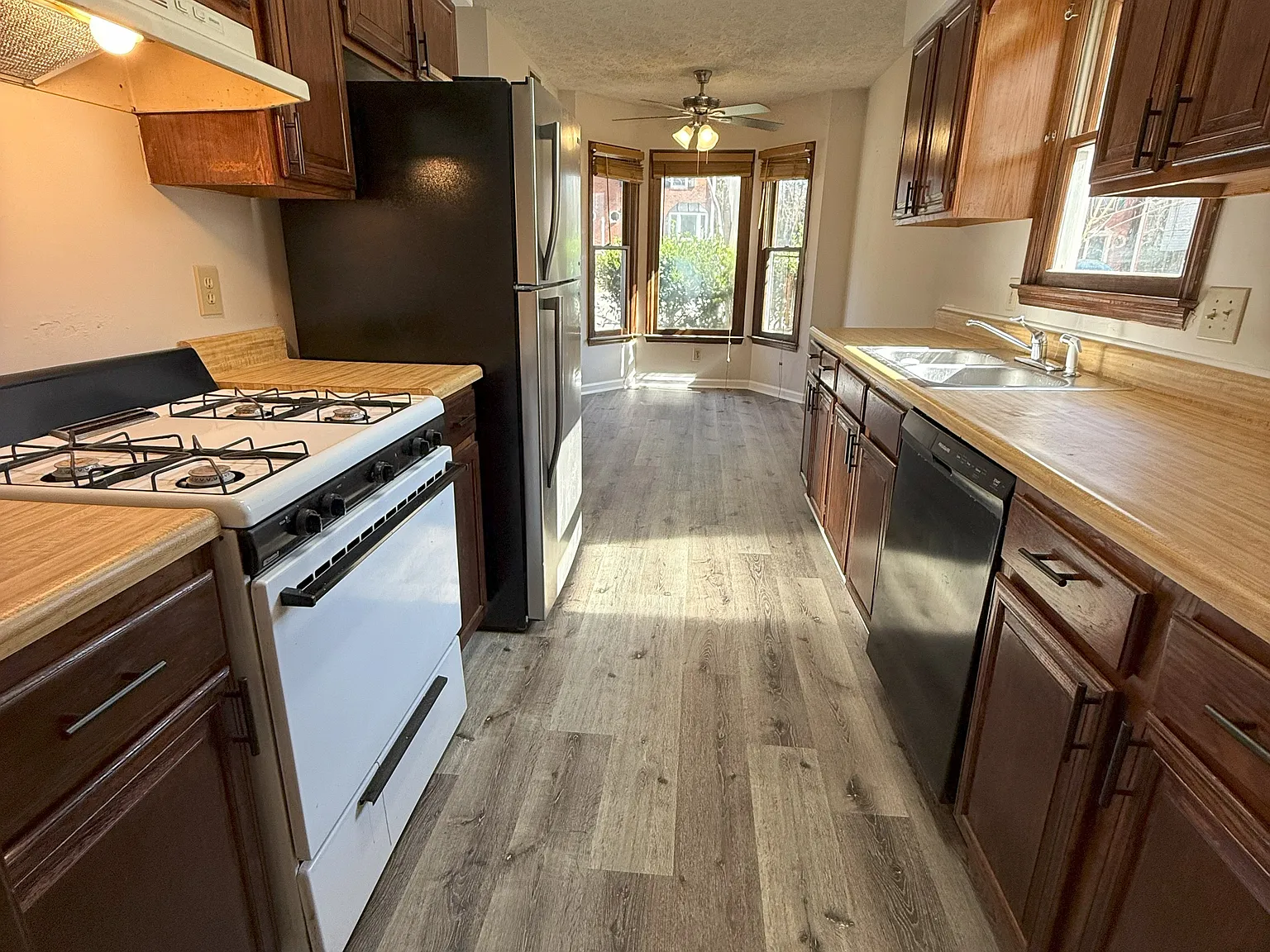 1124 Booth Ct SW — Photo 4