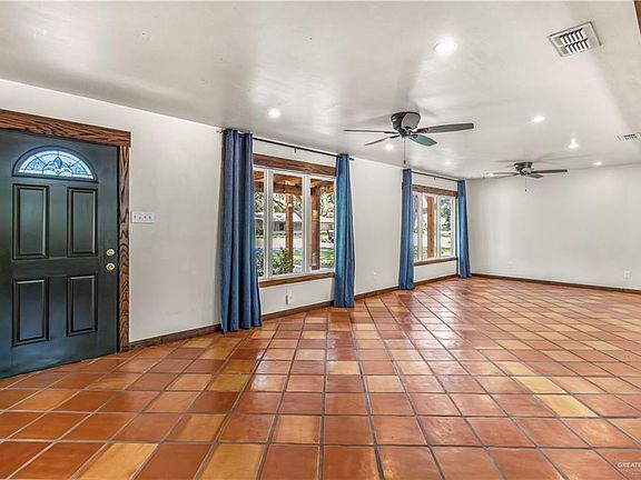 3rd image of 1500 Fern Ave