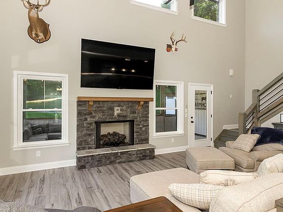 14th image of 1651 Winding Stairs Rd