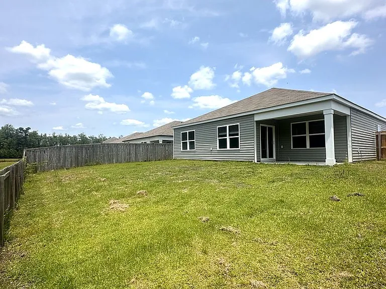 631 Avington Ln NE — Photo 24