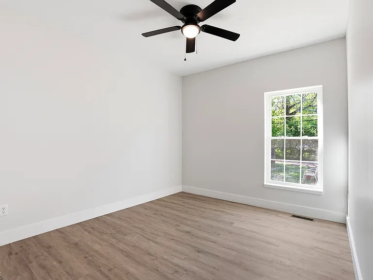 4623 Rookwood Ave — Photo 24