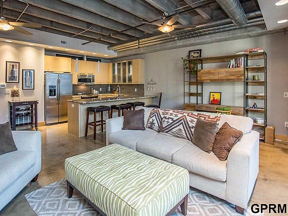 4th image of 1502 Jones St #407
