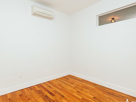 4th image of 319 Melrose St #2B1