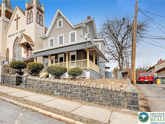 2nd image of 216 North St