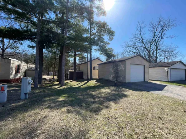 70 Falling Creek Cir, Janesville, WI 53548