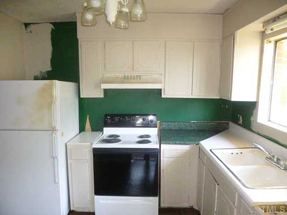 3rd image of 2405 Fayetteville St