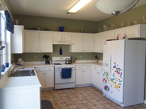 2nd image of 404 Citronelle Dr