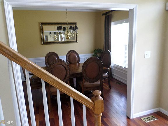 2nd image of 390 Georgian Hills Dr