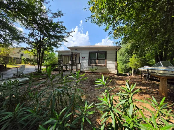 919 E Murchison St, Palestine, TX 75801