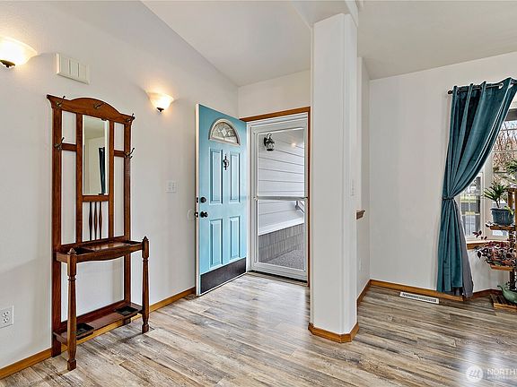 5th image of 4916 Kenwood Place SE