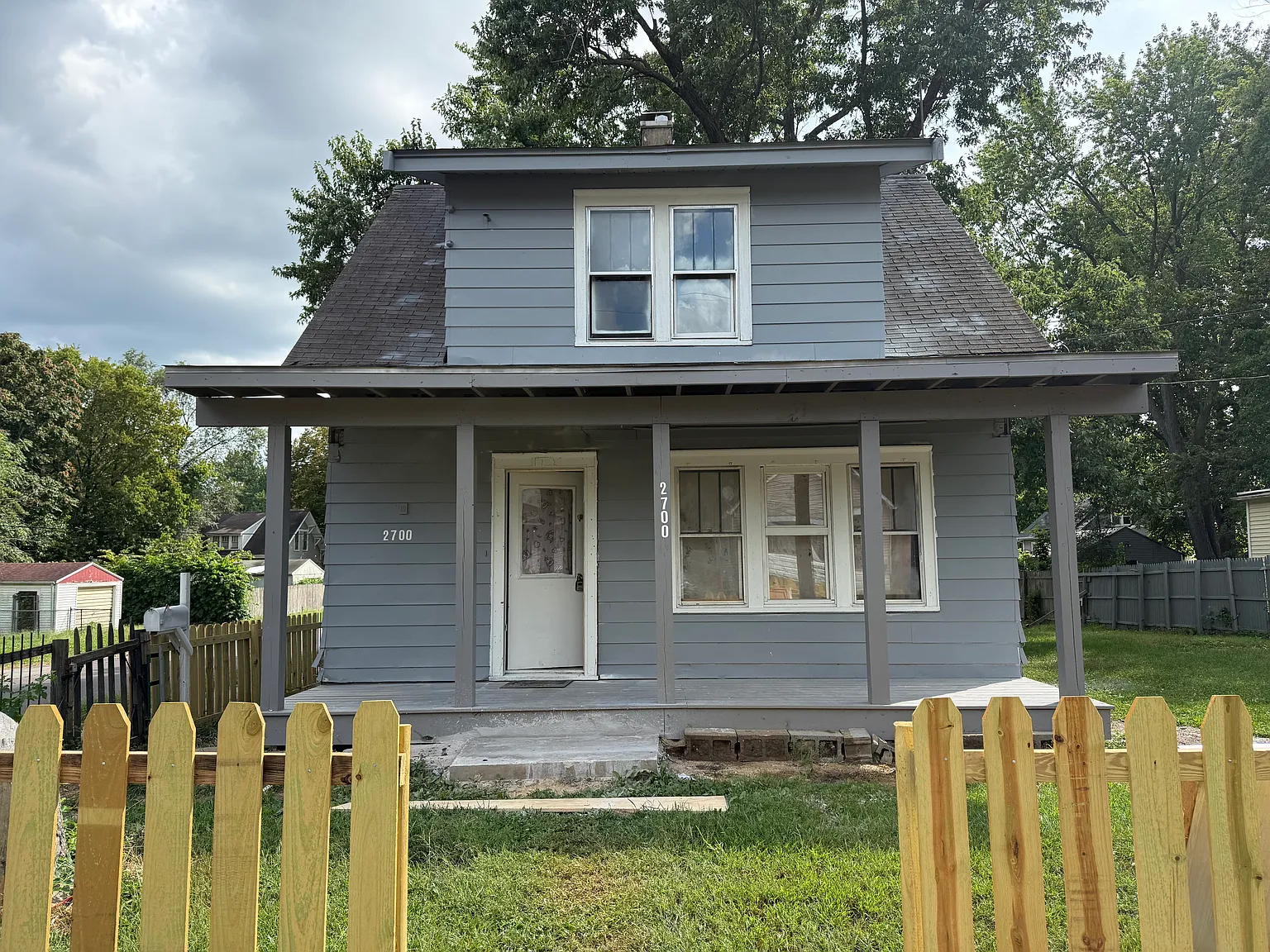 3 bed, 1001 sqft, $900 — Photo 3