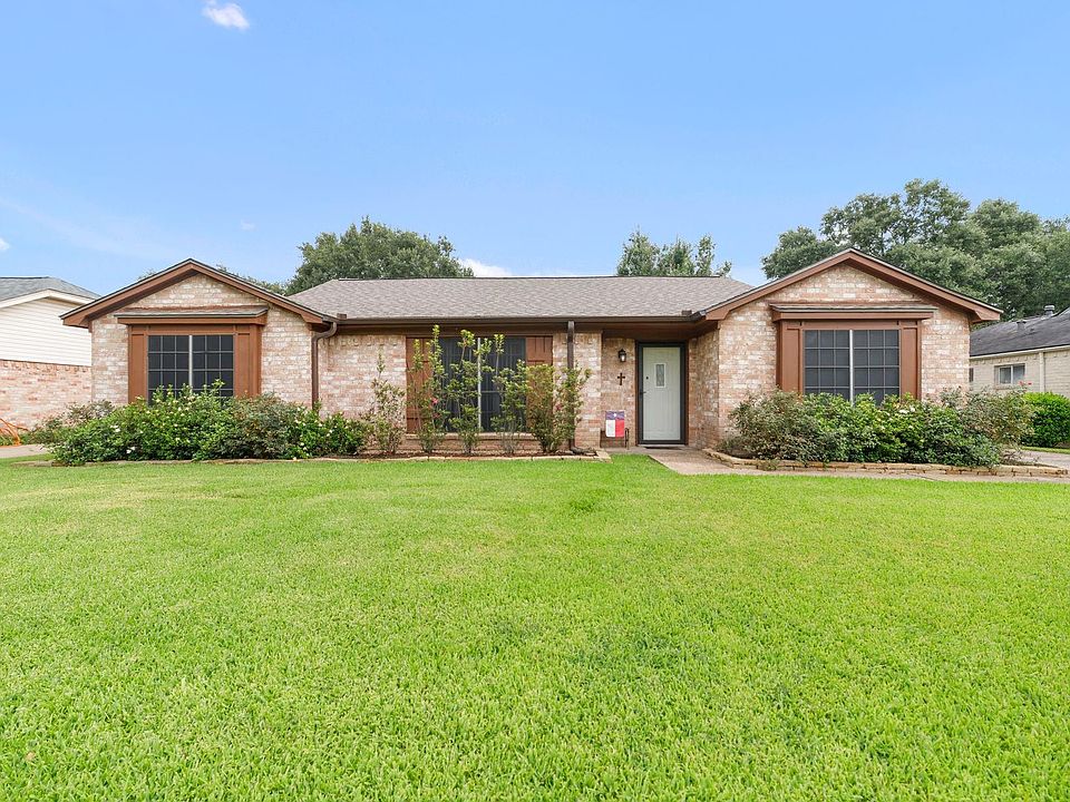 1st image of 25902 Fairbrook Ln