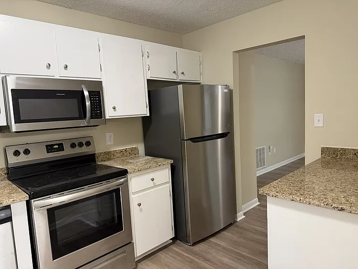 2 bed, 2.0 bath, 1120 sqft, $1,350 — Photo 4