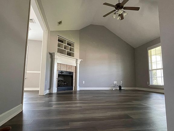 3rd image of 223 Sunnymeade Dr