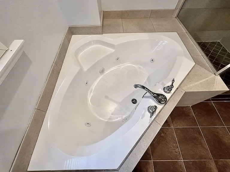 927 E Montana Vista Ln — Photo 21