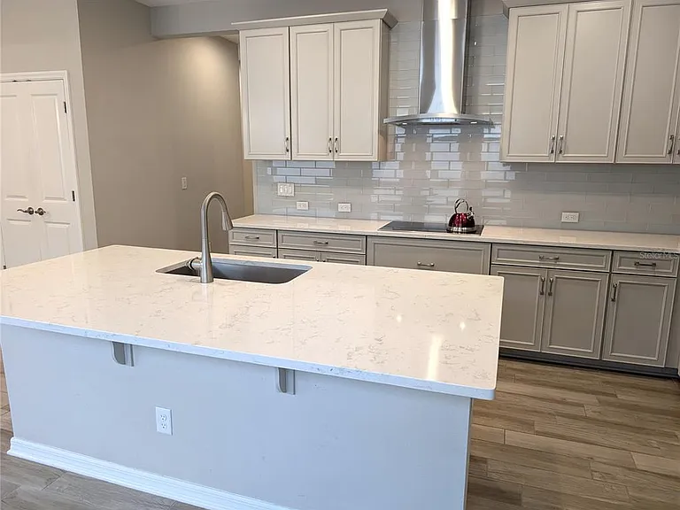 8545 Cache Dr — Photo 7