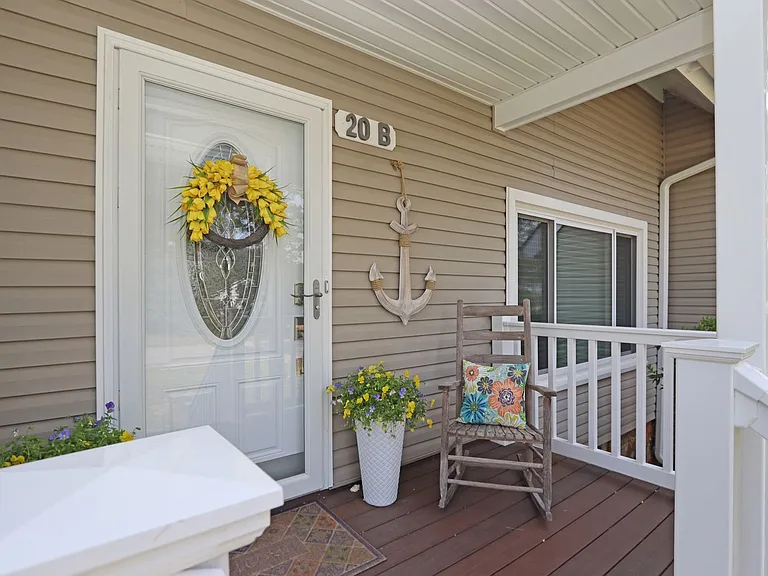 20B Freeman Dr — Photo 4