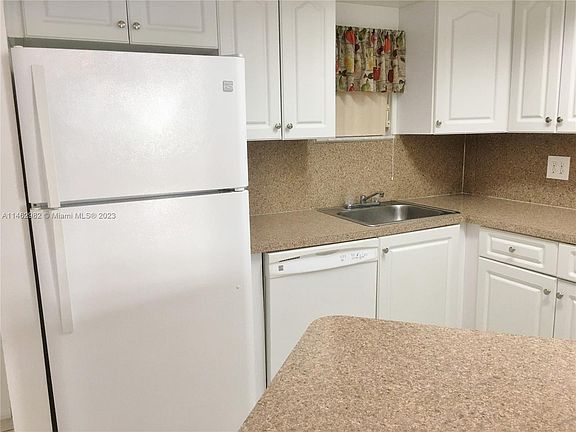 5th image of 8343 Lake Dr APT 304