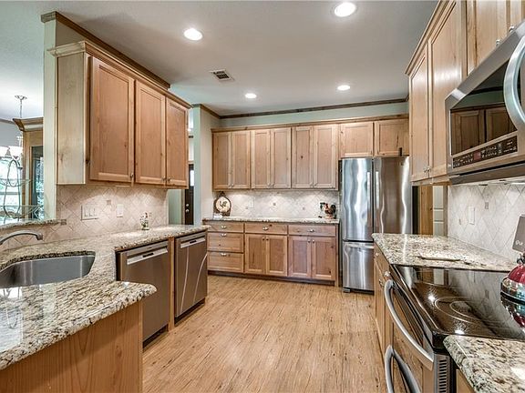 4th image of 278 Palisades Dr