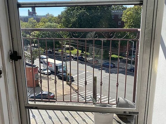 3rd image of 611 E 76th St APT 5D