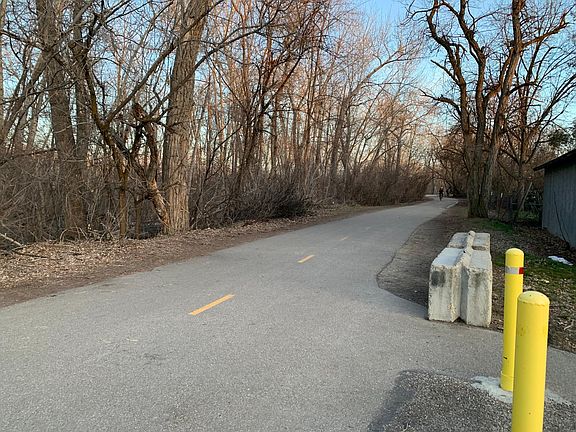 The Greenbelt entrance
