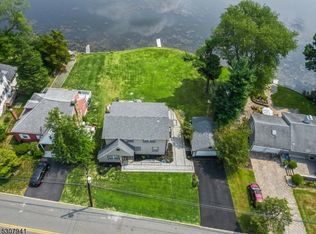 82 Lake Dr W, Wayne, NJ 07470